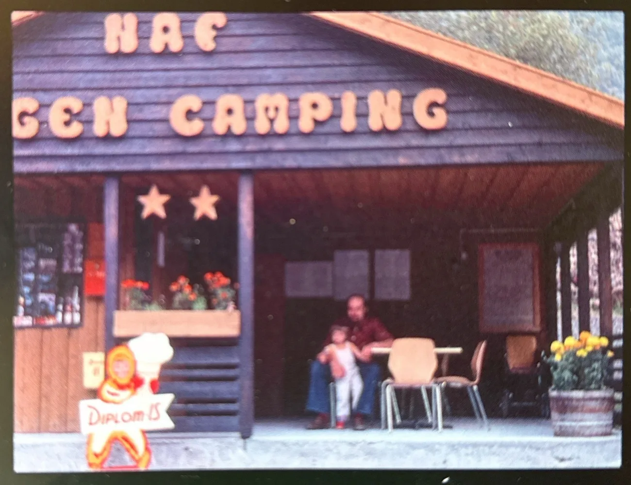 Bilde av Kristin og Knut på Tjugen camping på 70-tallet2